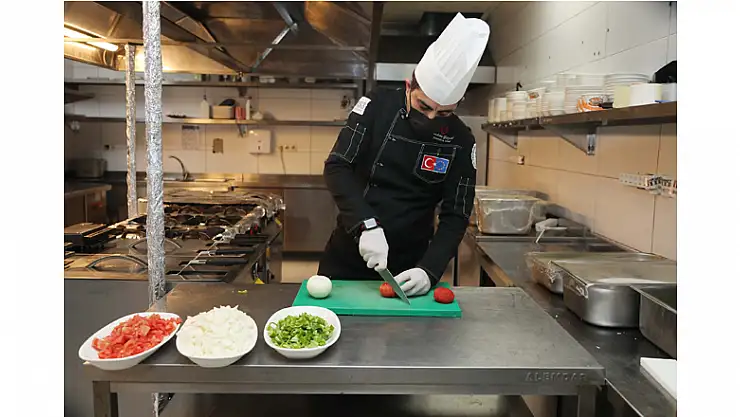 Atakum'dan karantinadaki 13 bin 783 kişiye sıcak yemek desteği