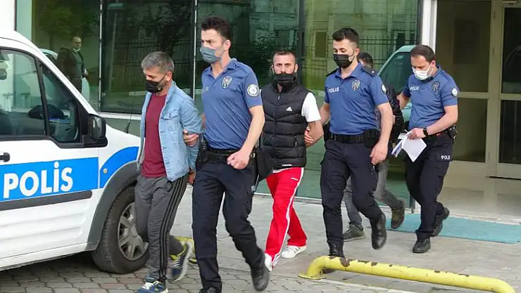 Eve polis gibi gelip 2.5 saat işkence yapan 3 kardeş tutuklandı