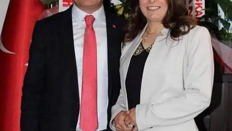 Başkanın eşi defnedildi