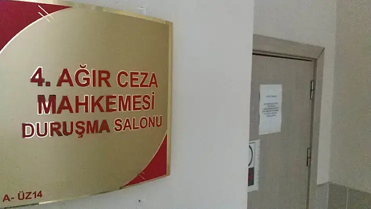 Mahkeme salonunun fotoğrafını çeken genç tutuklandı