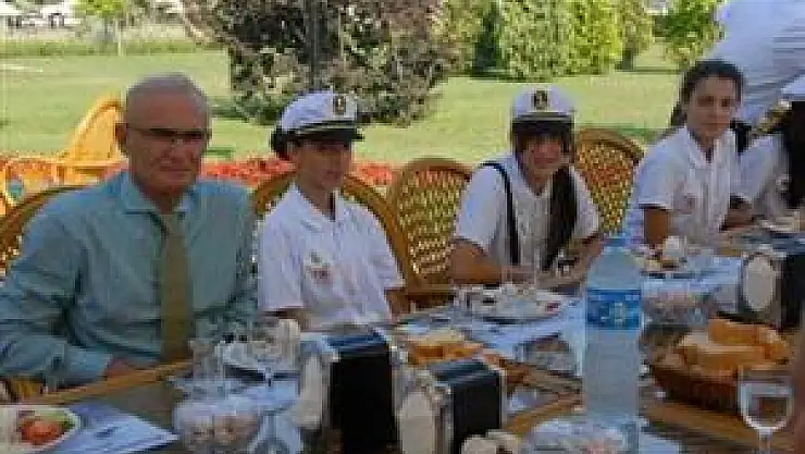 Novorossisk'e giden öğrenciler Samsun'a döndü