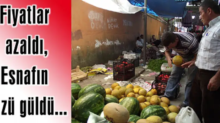 Fiyatlar azaldı, Esnafın yüzü güldü…