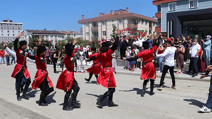 Adige Kültür Parkı'na görkemli açılış