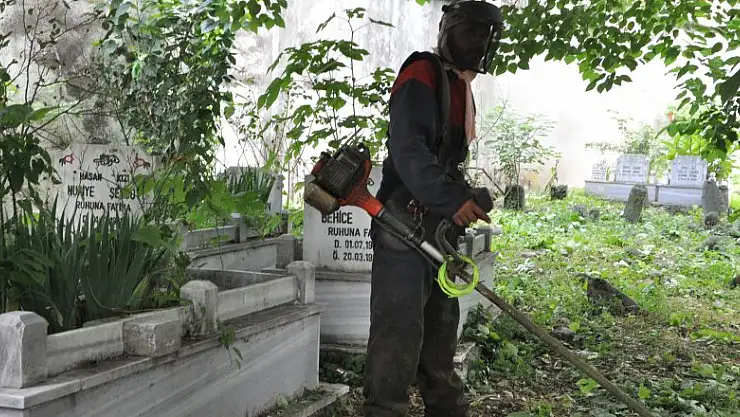 MEZARLIKLAR BAYRAMA HAZIR
