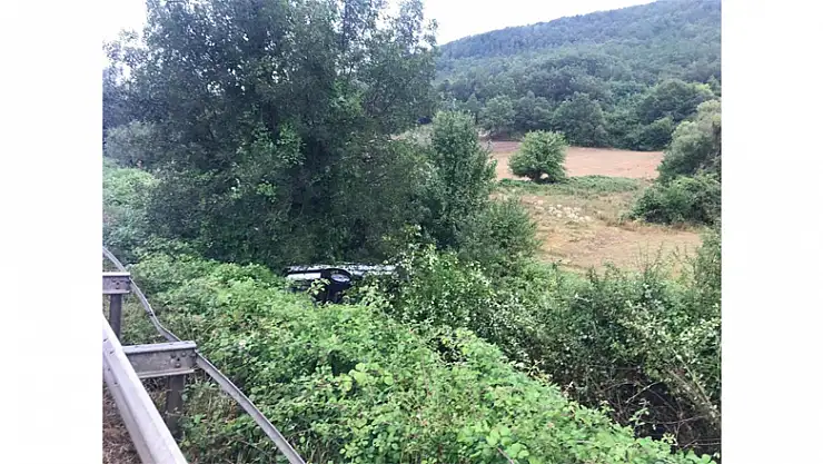 Samsun'da otomobil şarampole yuvarlandı: 2 yaralı