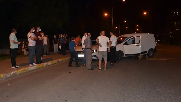 U dönüşü yapan ticari araç kazaya yol açtı: 1 yaralı   