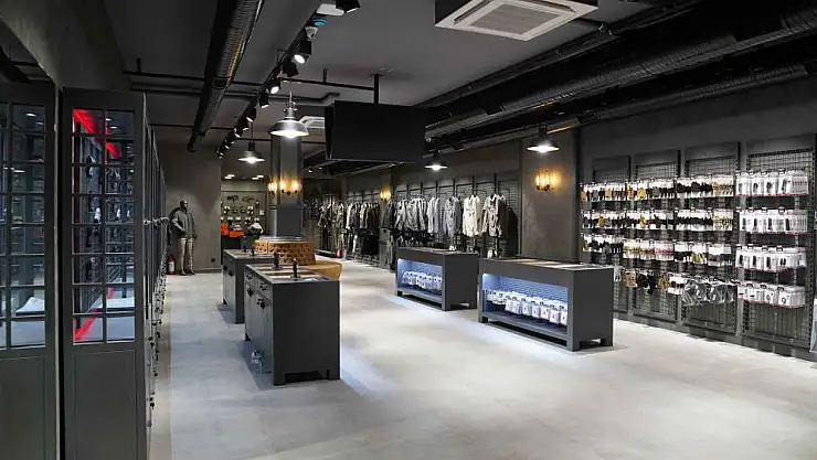 400'den fazla silah aksesuarı bu mağazada