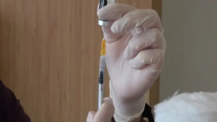 Bebeğe 'yanlışlıkla' Covid-19 aşısı sorumlularına 'Taksirle yaralama' soruşturması