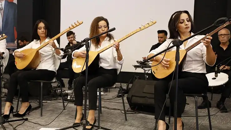 Samsun'da solistler geçidi