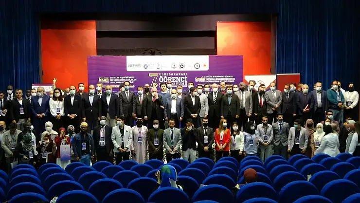 '7. Uluslararası Öğrenci Sempozyumu'nda 'Dünya 5'ten büyüktür' mesajı