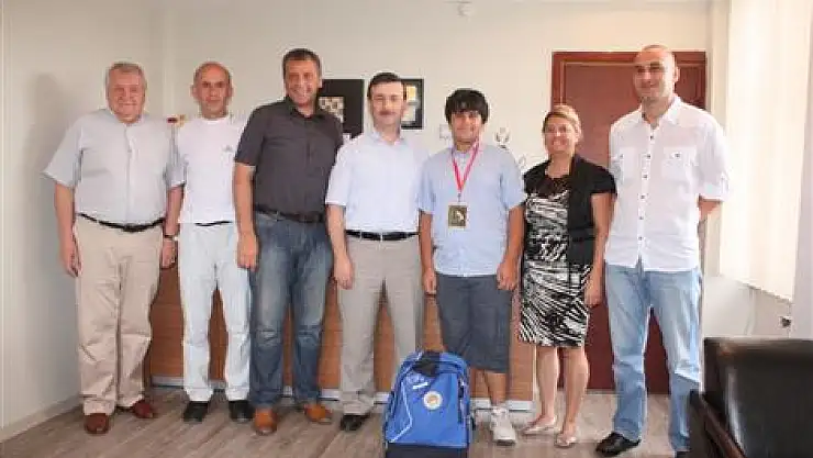 Minikler Judo Şampiyonundan Altunsoy'a Ziyaret