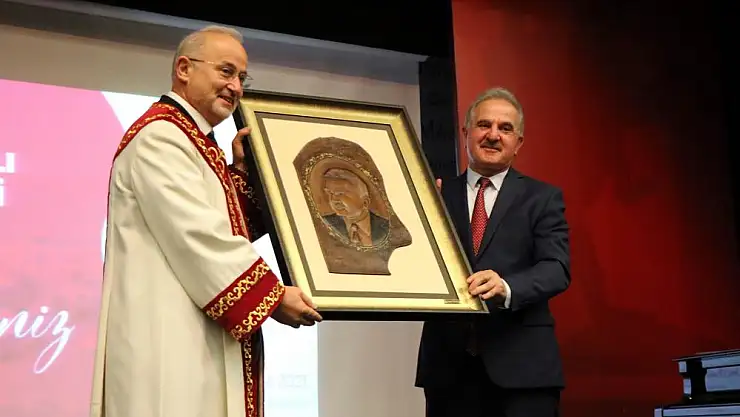 YÖKAK Başkanı Elmas: 'Gençlerin değil hocaların değişmesi lazım, hocaların saltanatı bitti'