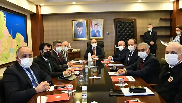 Vali Dağlı'dan aşı çağrısı