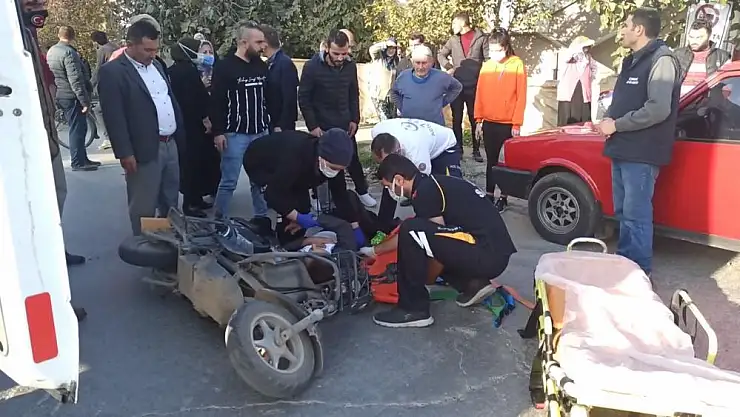 Minibüse çarpan elektrikli bisiklet sürücüsü yaralandı