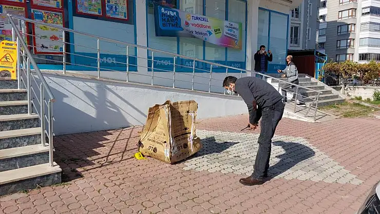 Markette silahlı soygun girişimi