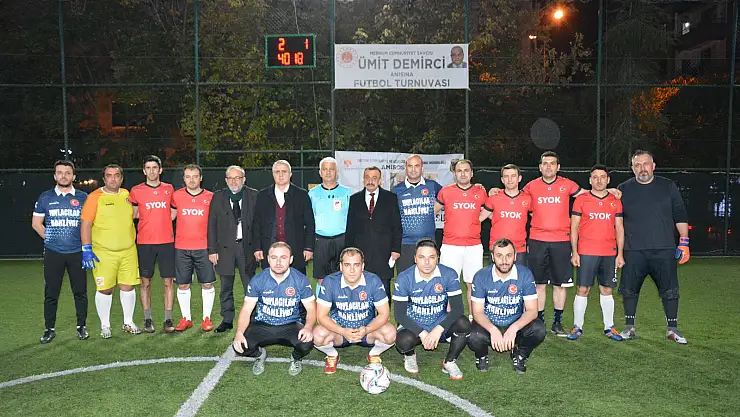 vefat eden savcı anısına düzenlenen halı saha turnuvası son buldu