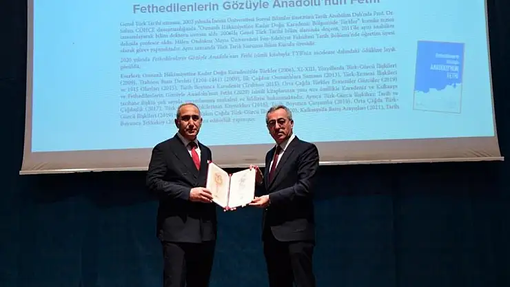 OMÜ'lü öğretim üyesi Tellioğlu yılın yazarı seçildi