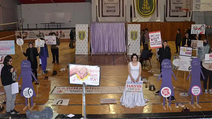 Bafra Anadolu Lisesi öğrencilerinden 'Kadına şiddete hayır' etkinliği