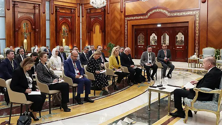'Ana muhalefetin başındaki bir adamın yaptığı hareketlere bakın'