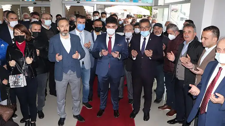 Prof. Dr. Yusuf Demir'in oğlunun iş yeri dualarla açıldı