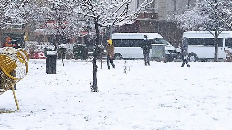 Bafra'da kar yağışı