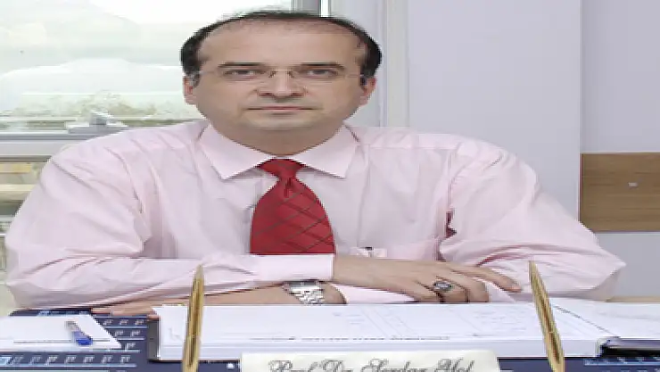 Midesinden taşlaşmış gıda çıktı