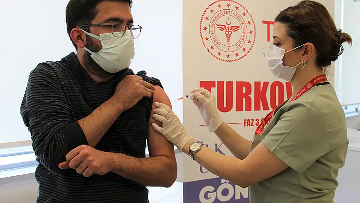 Yerli aşı TURKOVAC'a vatandaşlardan yoğun ilgi