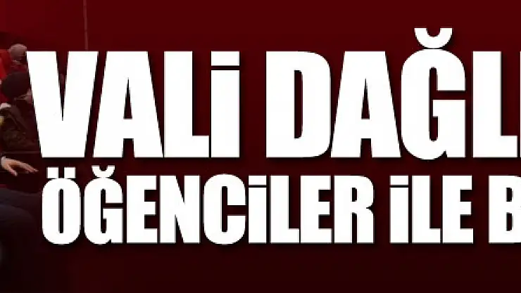 Vali Dağlı 'Kesişme: İyi ki Varsın Eren' filmini lise öğrencileriyle birlikte izledi