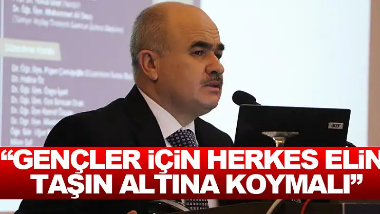 Vali Dağlı: 'Gençleri bağımlılıktan uzak tutmak için herkes elini taşın altına koymalı'