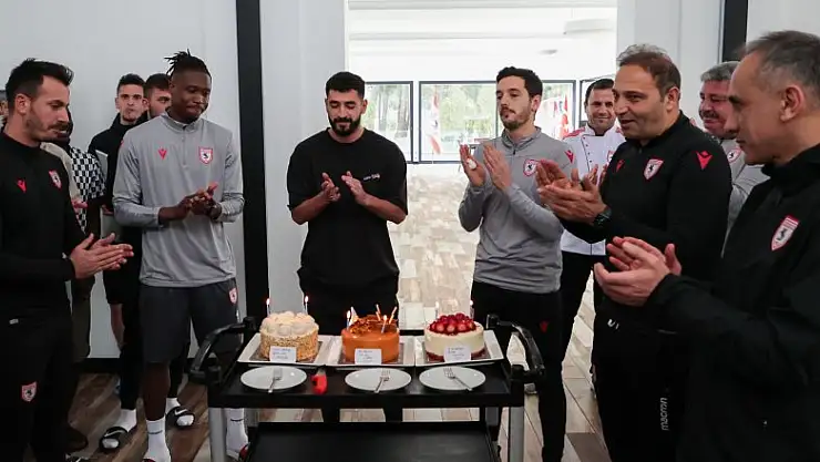 Samsunspor'da doğum günü sürprizi