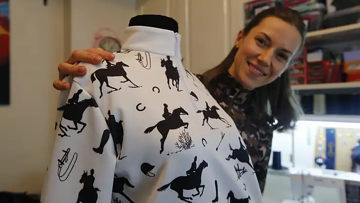 Kendisi için diktiği binici kıyafetleri beğenilince tasarımcı oldu