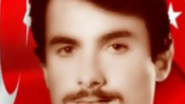  Şehit asteğmen kabri başında dualarla anıldı