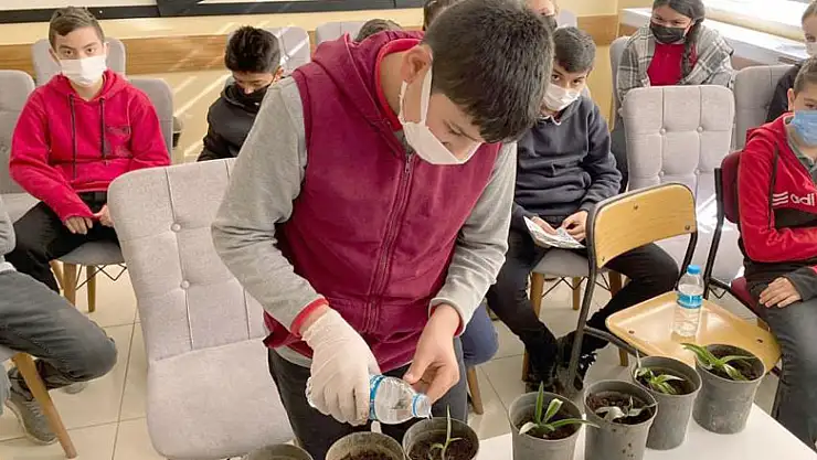 Öğrencilere uygulamalı salep eğitimi