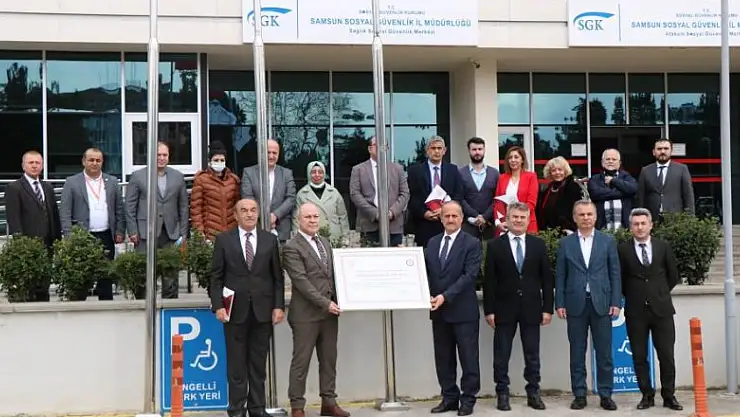 Samsun'da 'erişilebilir' 11 binaya belge ve flaması teslim edildi