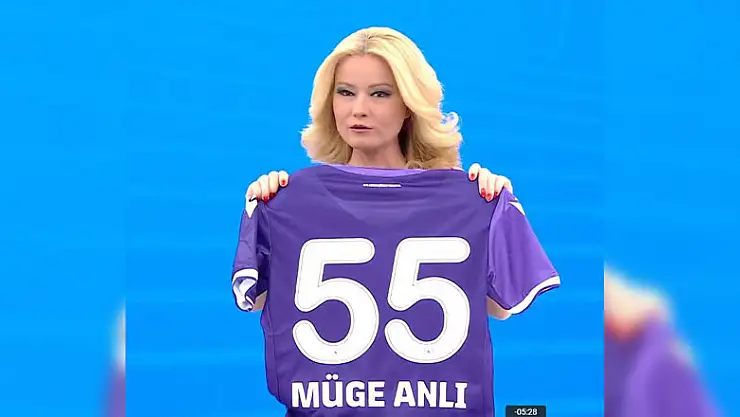 Tekkeköy'den ünlü sunuculara formalı mesaj