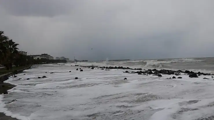 Samsun'da karada tipi, denizde fırtına