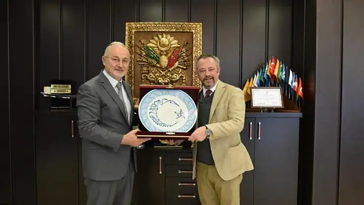 Rektör Ünal: '120 ülkeden 5 bin öğrenciye ev sahipliği yapıyoruz'