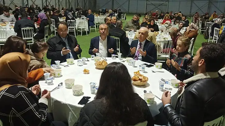 Şehit aileleri ve protokol iftarda buluştu