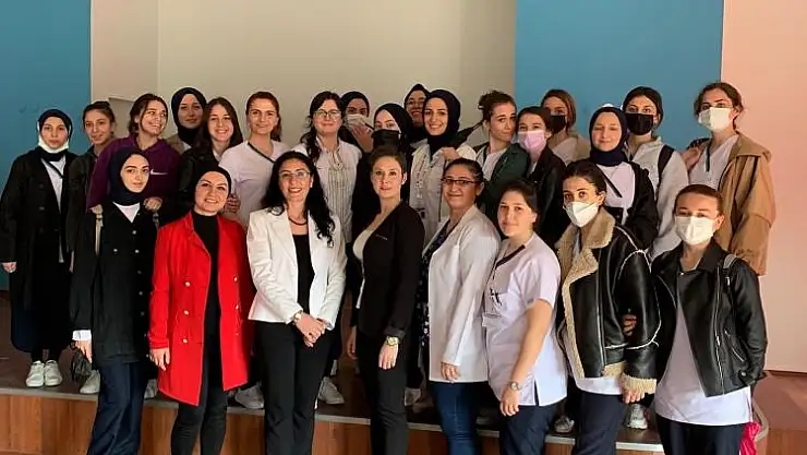 Ebeler haftalarını kutladı