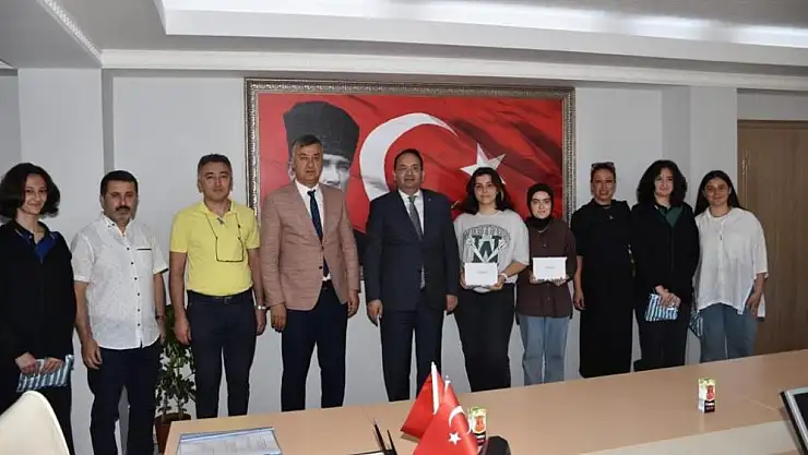 'Ödüllü Kitap Okuma Yarışması' ödül töreni