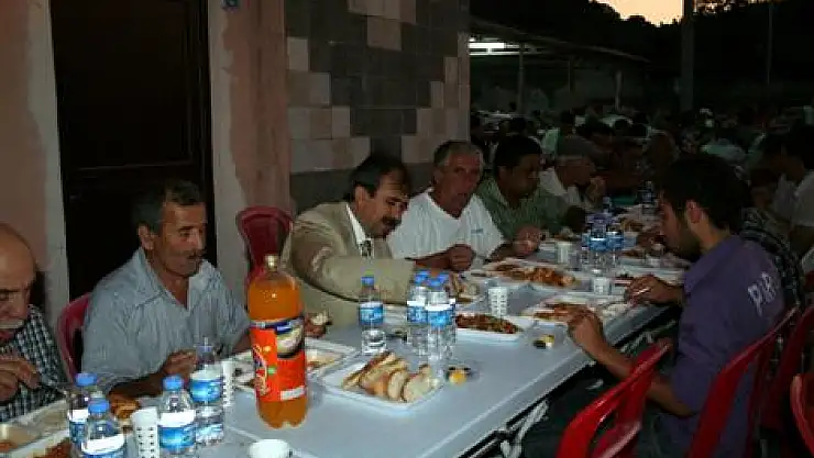 Tekkeköy'de Anlamlı İftar