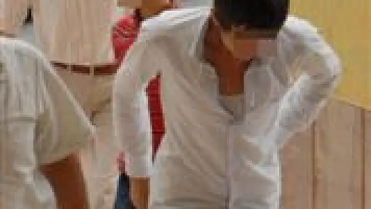 Hırsız üç genç tutuklandı