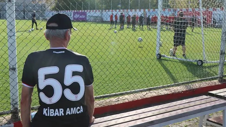 Kağıt toplayıcısı yaşlı adamın borcunu eski Samsunsporlu futbolcu kapattı