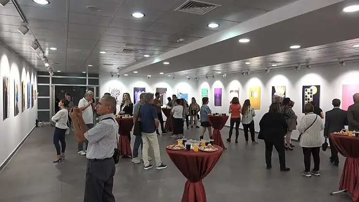 'Empat Bilinç' afiş sergisine yoğun ilgi