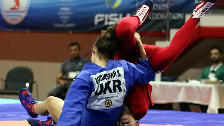 Dünya Üniversiteler Dövüş Sporları Kupası Samsun'da başladı