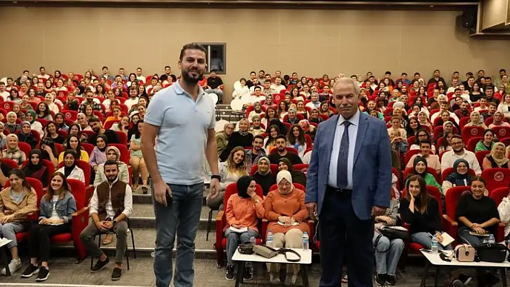 KPSS'ye hazırlanan 450 öğrenciye salon desteği