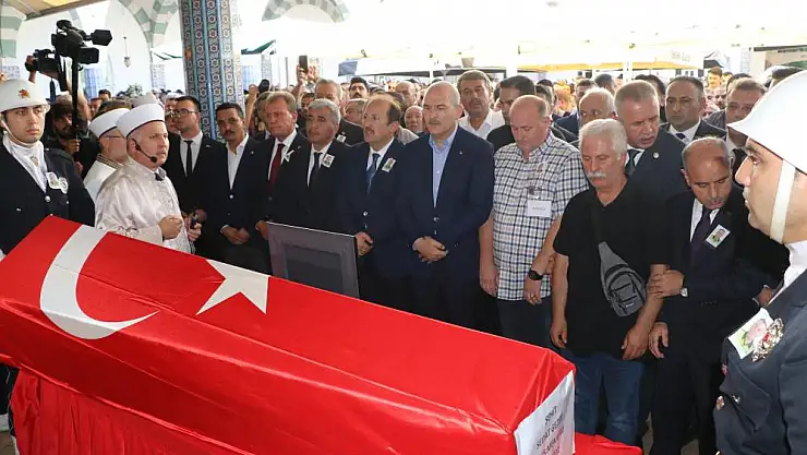 Bakan Soylu, Mersin şehidi polis Sedat Gezer için düzenlenen törende konuştu