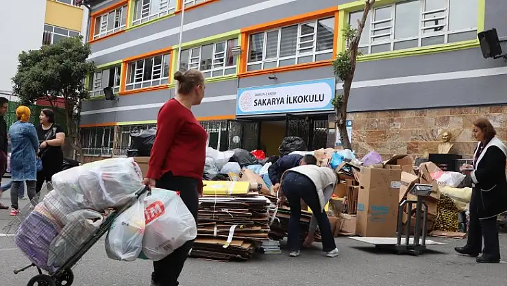 Okulda atık seferberliği: Veliler birbiriyle yarışıyor