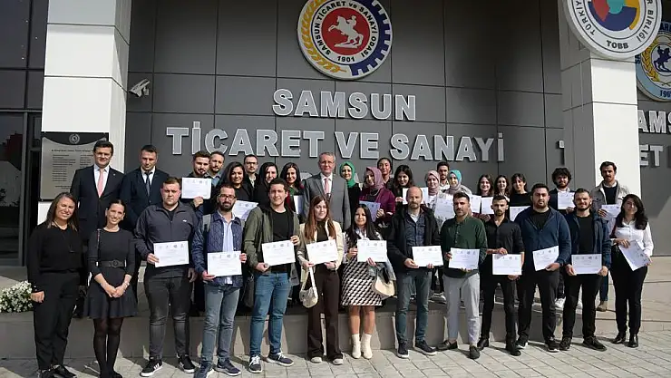 Kursiyerlerin sertifika heyecanı