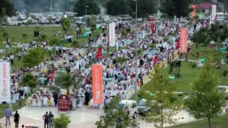 Büyükşehir'den 3 bin kişilik iftar